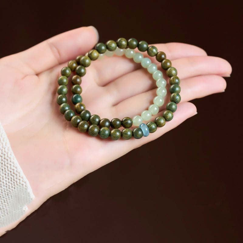 Original green sandalwood and jade double-wrap bracelet detail