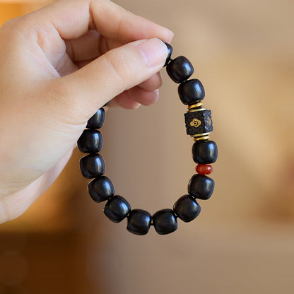 Close view of cloud centerpiece with a red accent bead