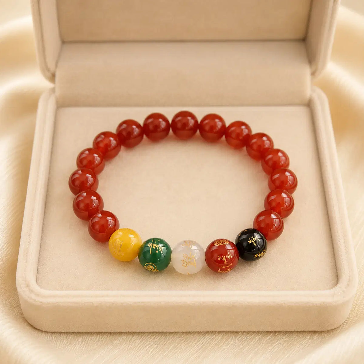 Five Elements Agate Blessing Bracelet – beige velvet gift-box view