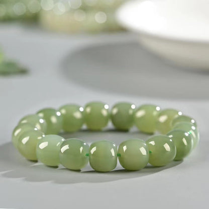 Green Hetian jade bead bracelet material and shape view