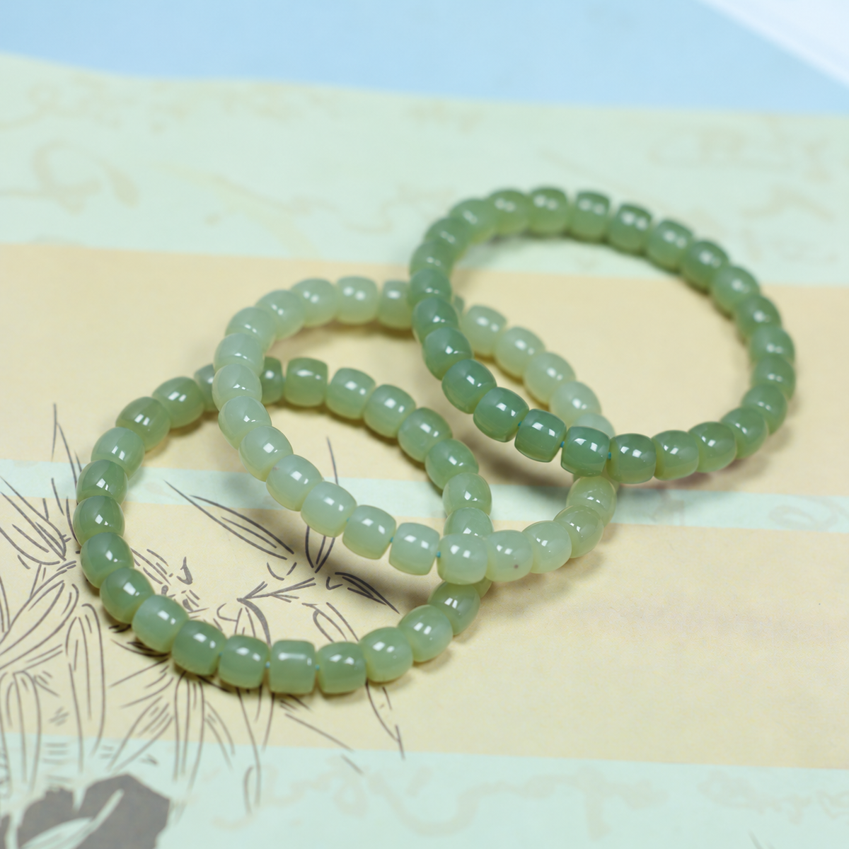 Green Hetian jade bead bracelet material and shape view